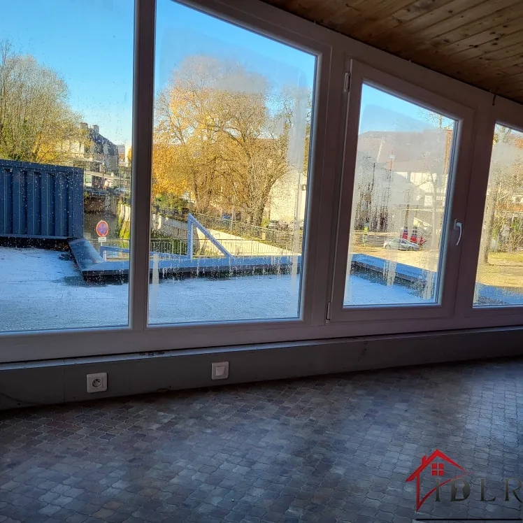 Appartement atypique de 3 pièces à Vesoul au centre-ville 