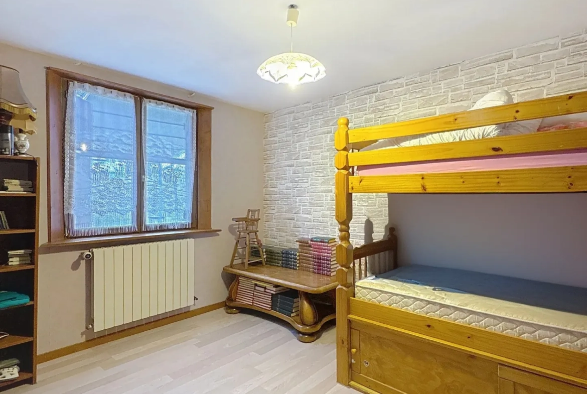 Maison individuelle de 4 chambres avec jardin et garage à Ancy-Dornot proche Metz 