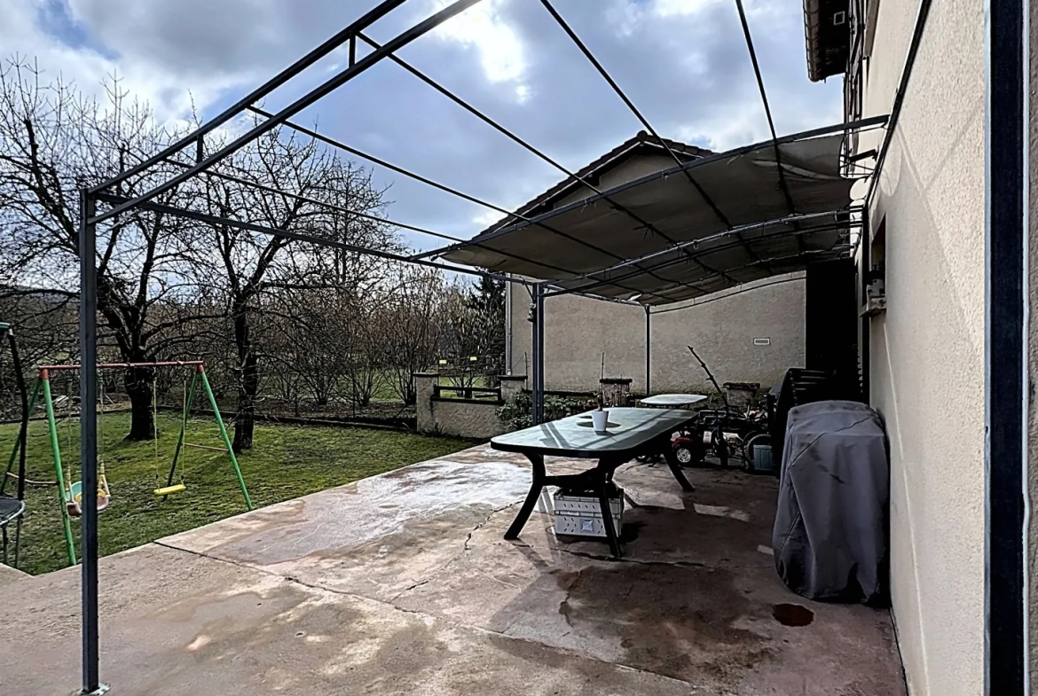 Maison individuelle de 4 chambres avec jardin et garage à Ancy-Dornot proche Metz 