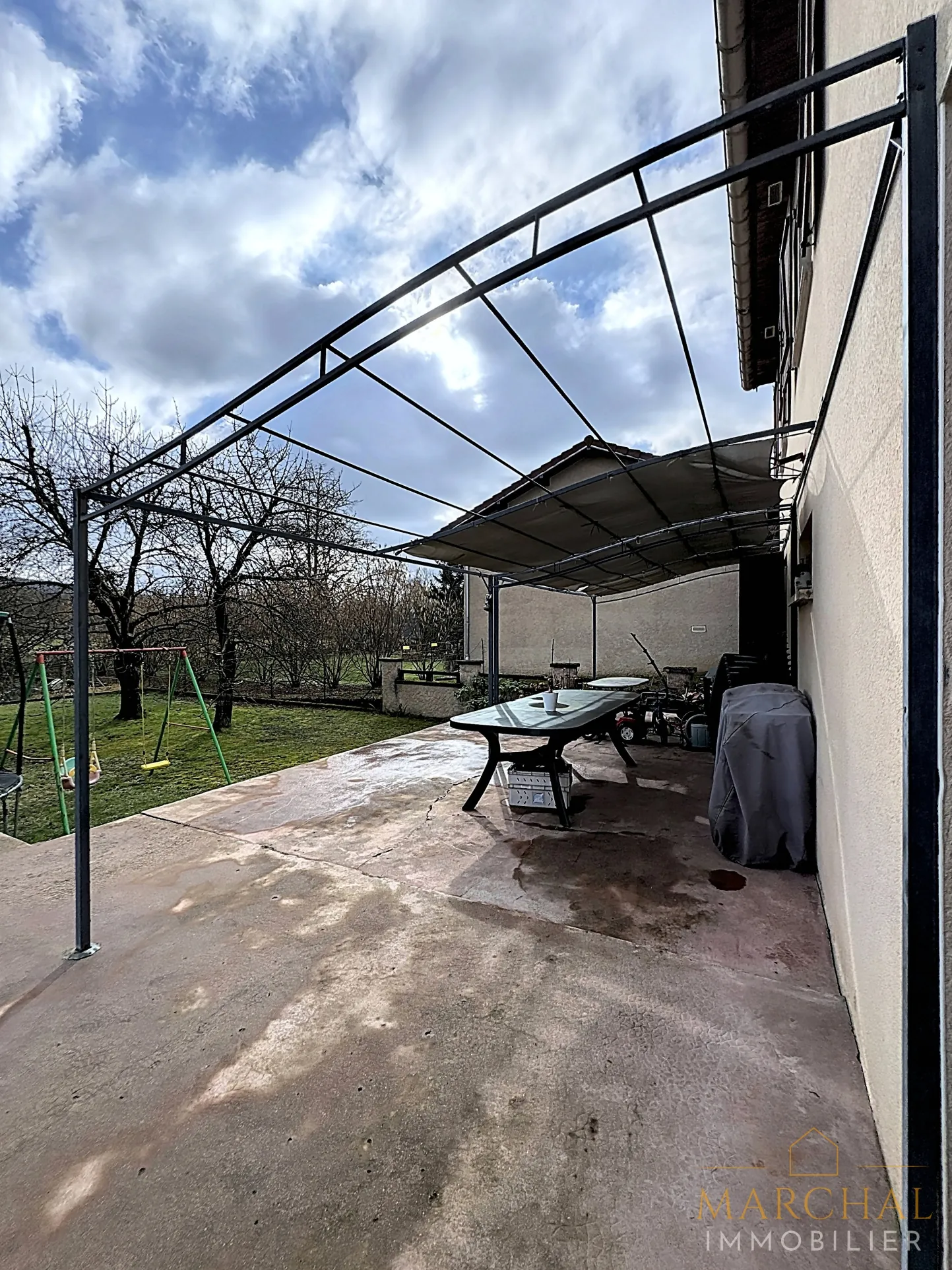 Maison individuelle de 4 chambres avec jardin et garage à Ancy-Dornot proche Metz 
