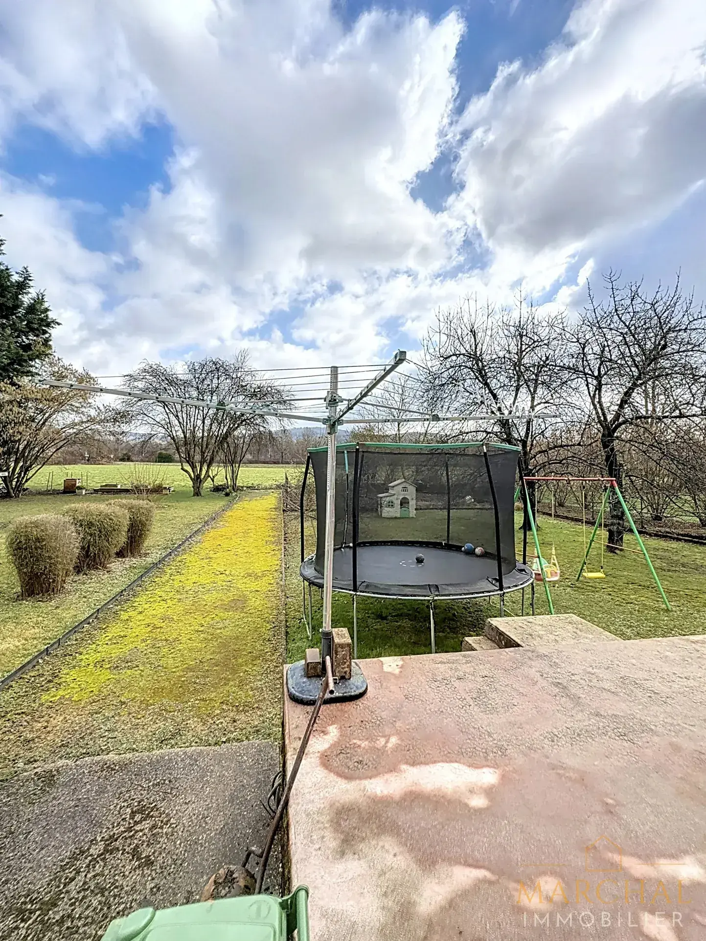 Maison individuelle de 4 chambres avec jardin et garage à Ancy-Dornot proche Metz 