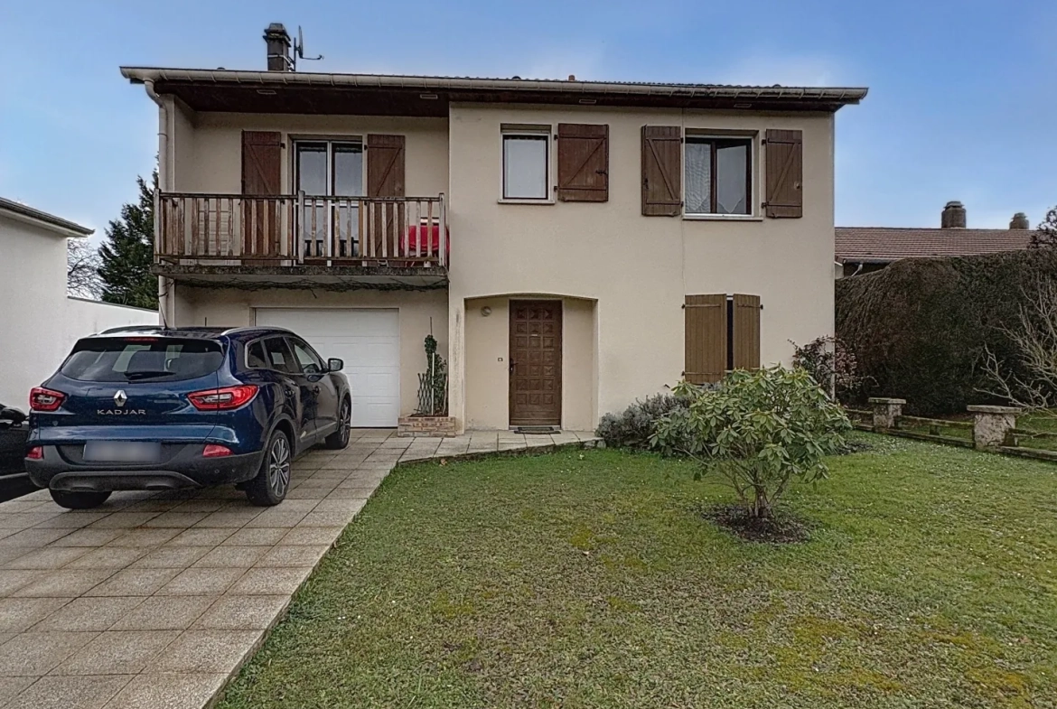Maison individuelle de 4 chambres avec jardin et garage à Ancy-Dornot proche Metz 