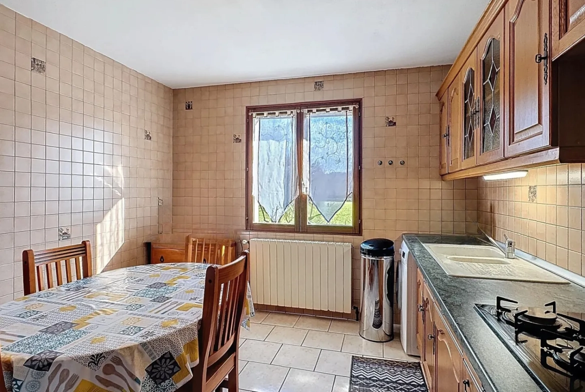 Maison individuelle de 4 chambres avec jardin et garage à Ancy-Dornot proche Metz 