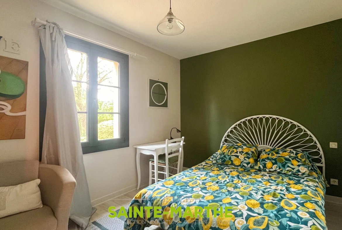 Maison avec piscine et 4 chambres à Mazières-en-Gâtine, idéalement située 