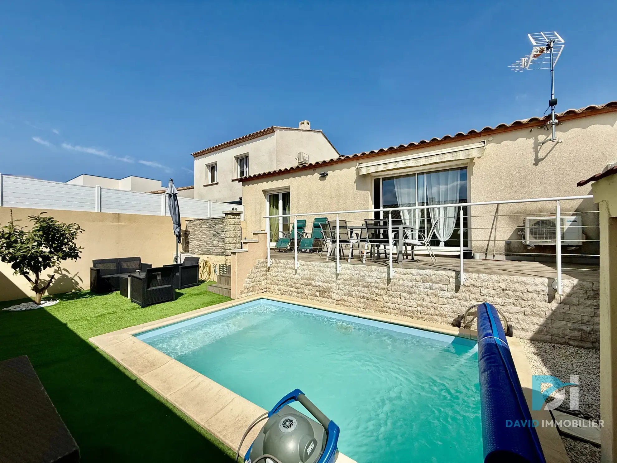 Villa moderne de plain-pied avec piscine à St Thibery - 75 m² 