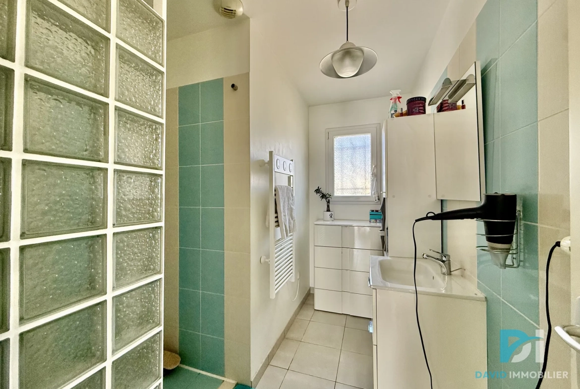 Villa moderne de plain-pied avec piscine à St Thibery - 75 m² 