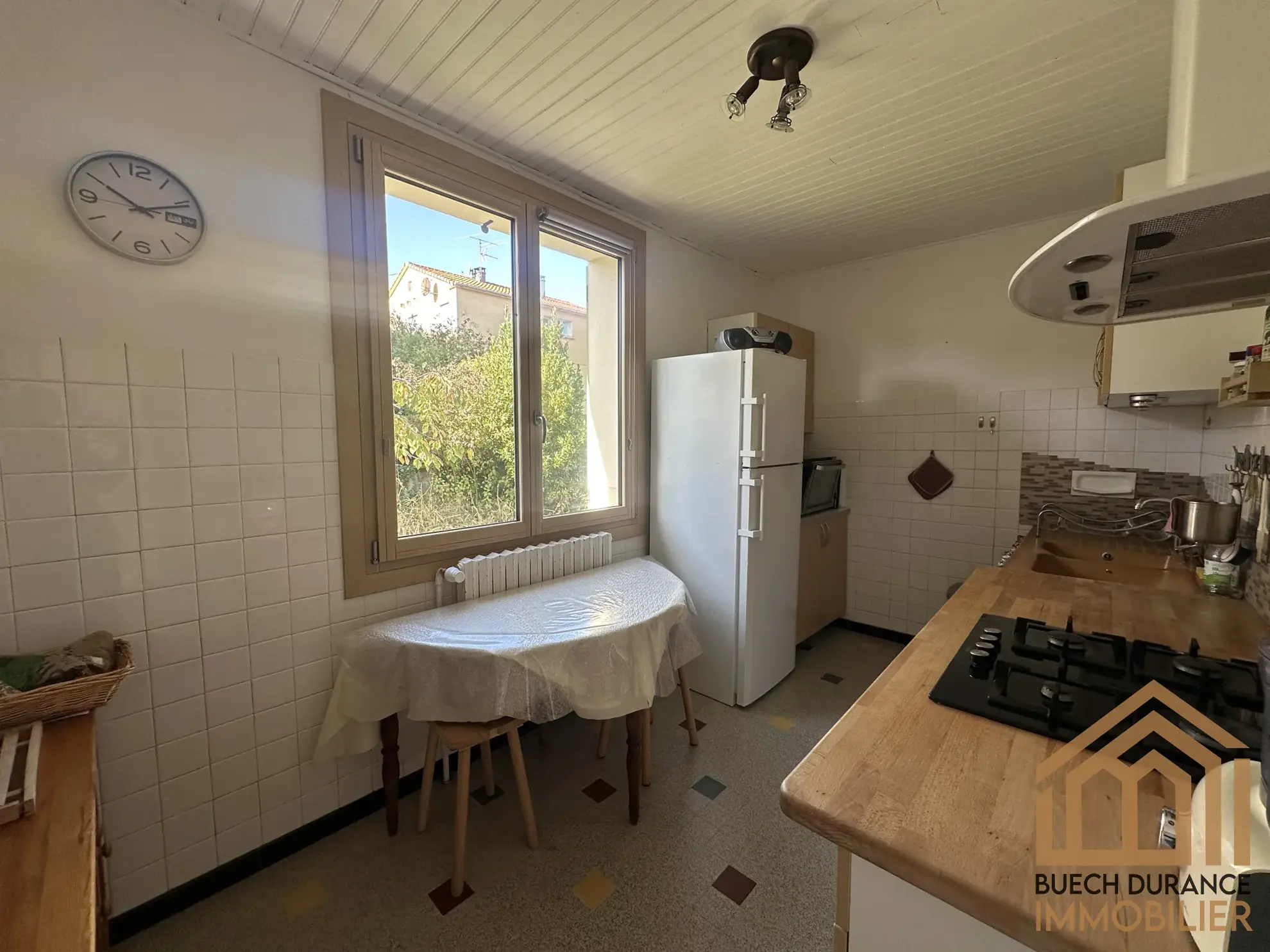 Maison individuelle à vendre à Laragne-Montéglin, 82 m² avec garage et jardin 