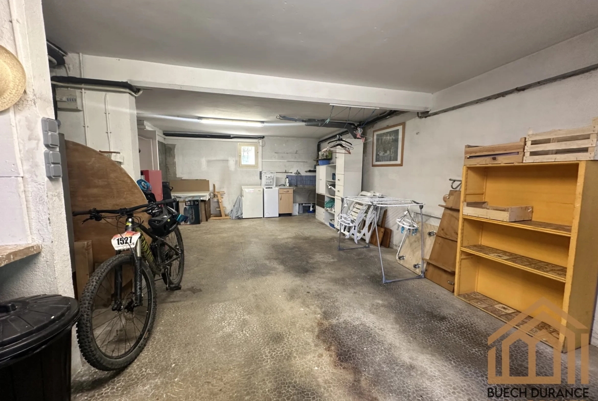 Maison individuelle à vendre à Laragne-Montéglin, 82 m² avec garage et jardin 