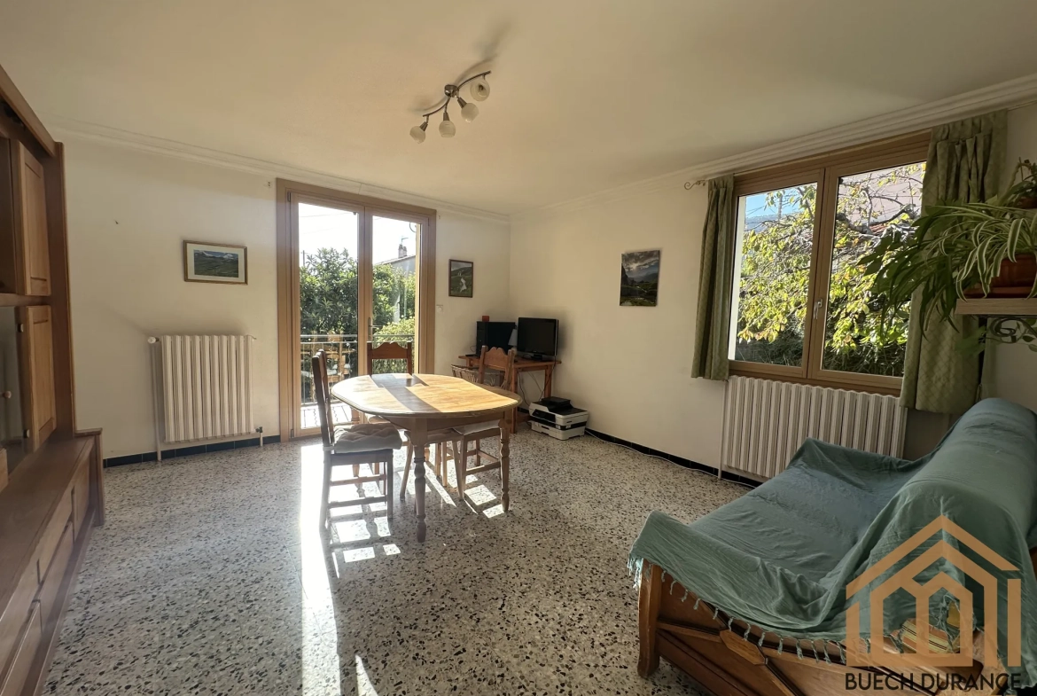 Maison individuelle à vendre à Laragne-Montéglin, 82 m² avec garage et jardin 