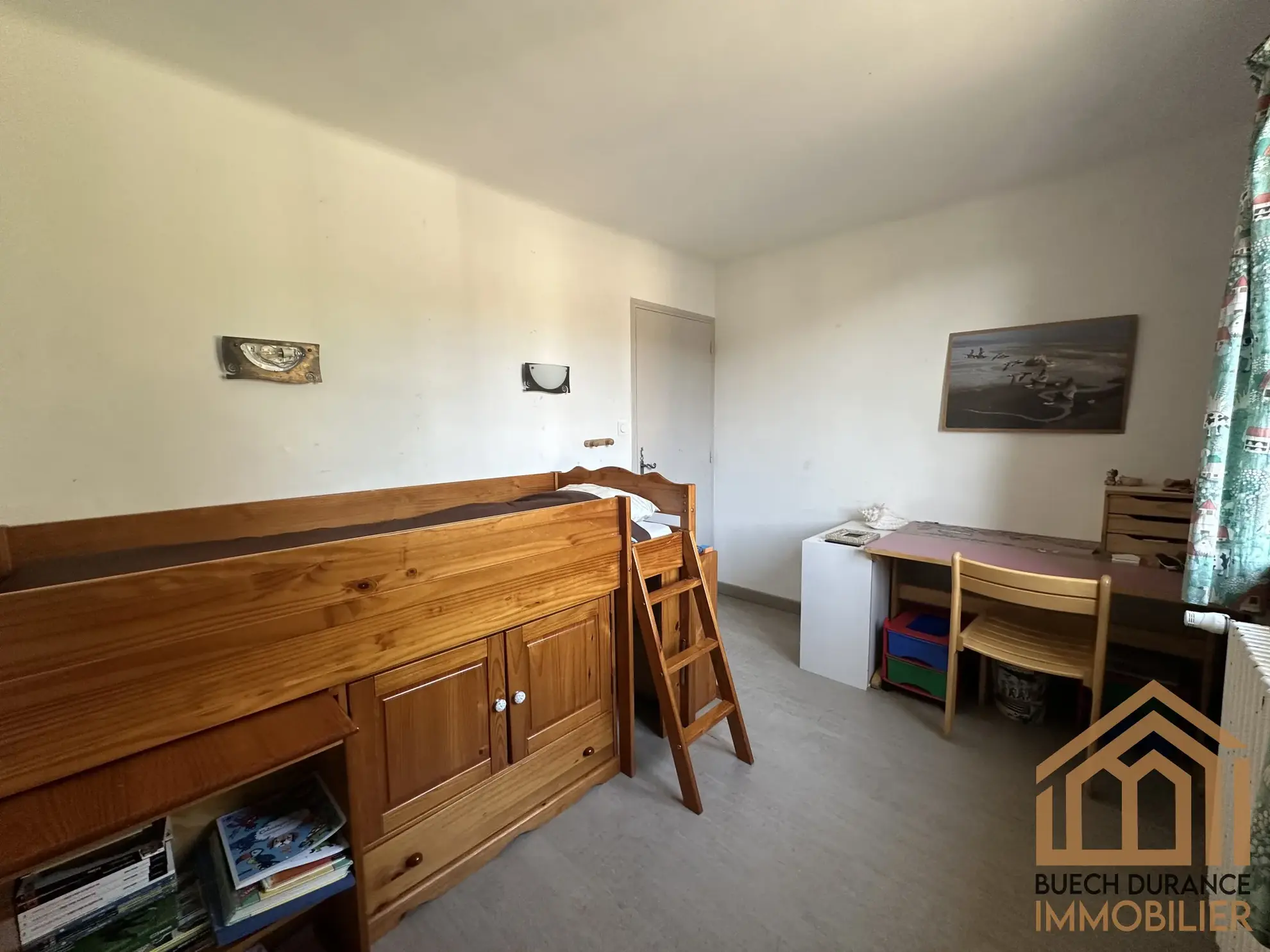 Maison individuelle à vendre à Laragne-Montéglin, 82 m² avec garage et jardin 