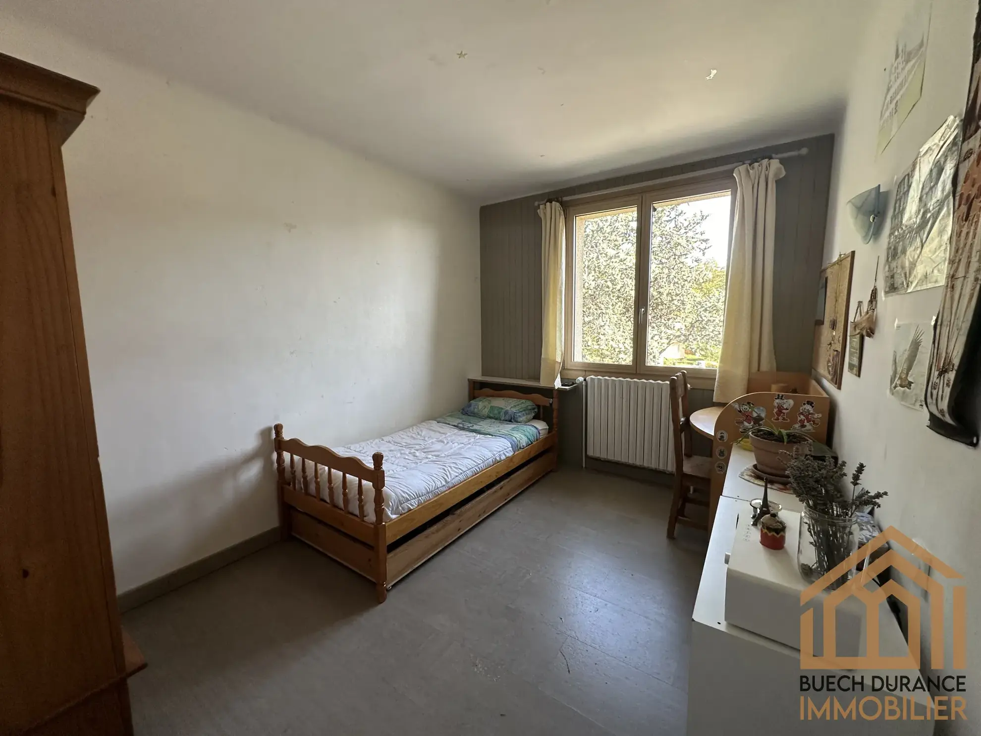 Maison individuelle à vendre à Laragne-Montéglin, 82 m² avec garage et jardin 