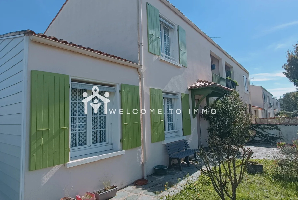Maison familiale de 93m² à La Rochelle avec jardin, garage et terrasse 