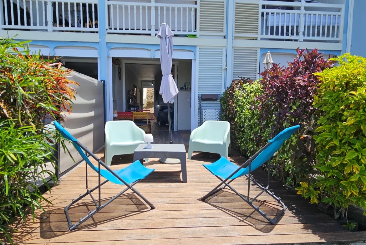 Studio meublé avec vue mer, terrasse et jardin au Diamant 