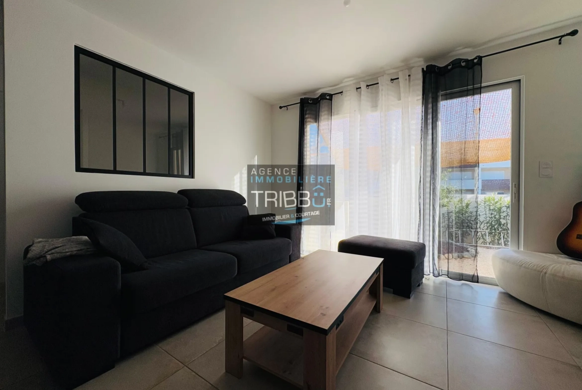 Villa à Thuir de plain-pied, 2 chambres avec jardin, garage et terrasse 