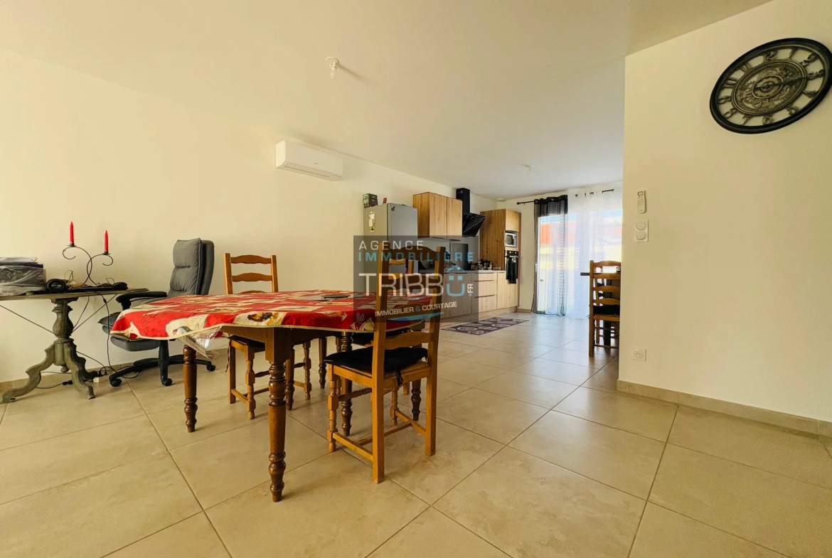 Villa à Thuir de plain-pied, 2 chambres avec jardin, garage et terrasse 