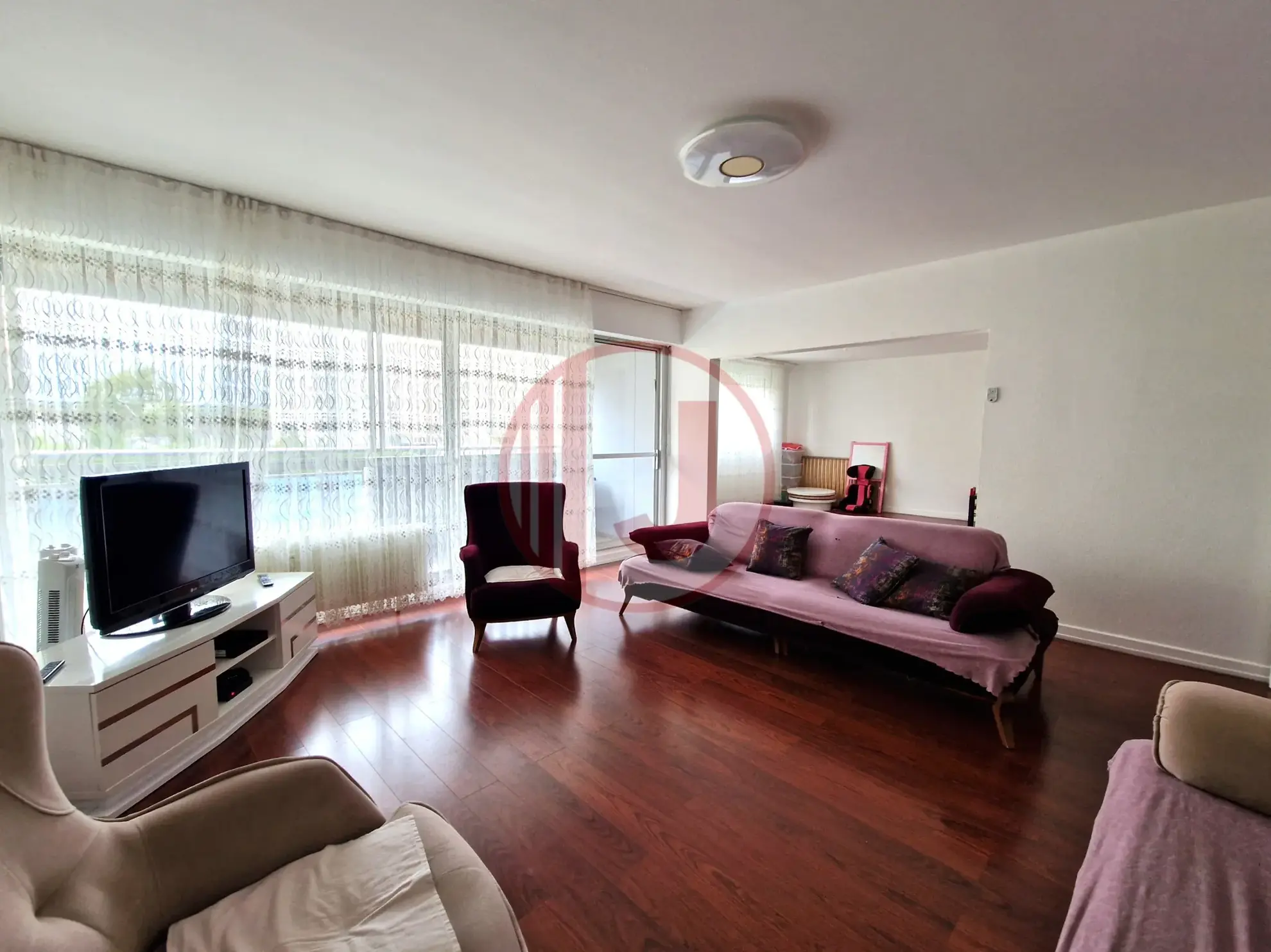 Appartement F5 spacieux en plein centre de Mulhouse avec balcon et loggia 