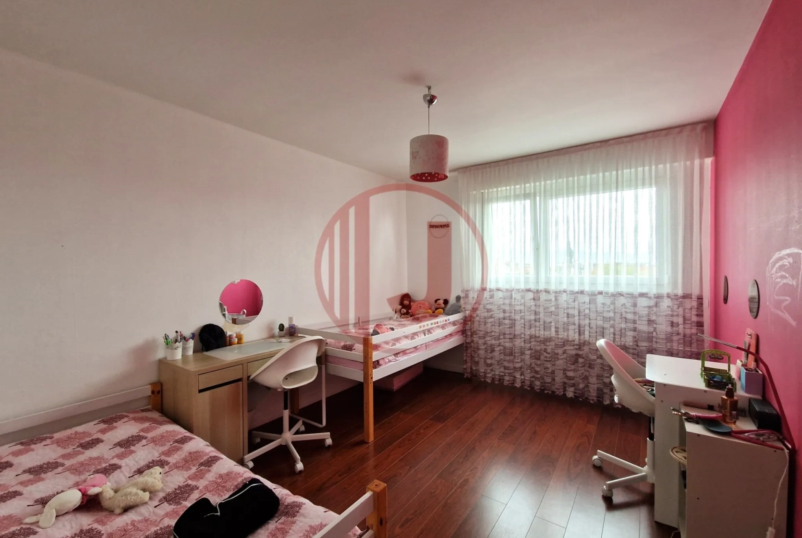 Appartement F5 spacieux en plein centre de Mulhouse avec balcon et loggia 