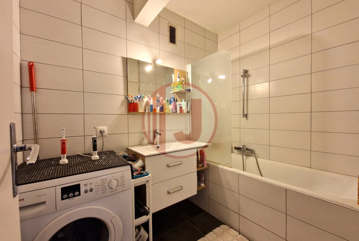 Appartement F5 spacieux en plein centre de Mulhouse avec balcon et loggia 
