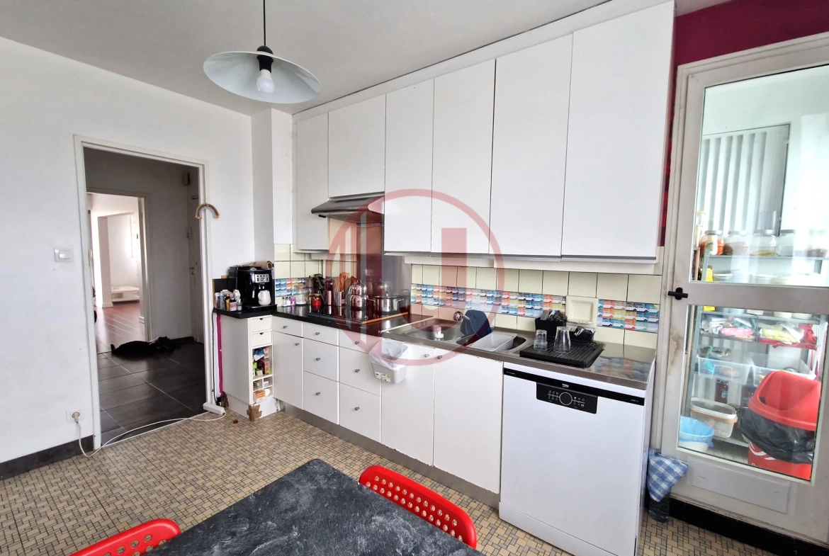Appartement F5 spacieux en plein centre de Mulhouse avec balcon et loggia 