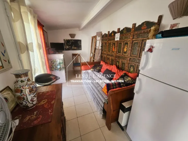 Appartement T2 avec jardin à Marseille - Beau espace extérieur et faibles charges 