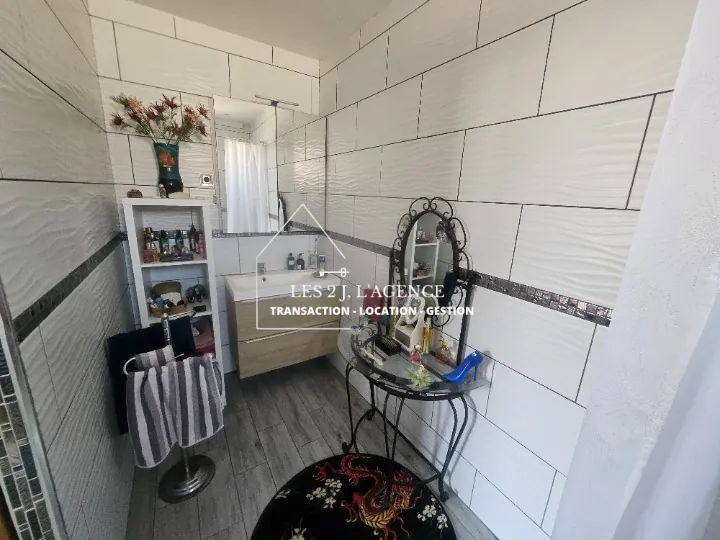 Appartement T2 avec jardin à Marseille - Beau espace extérieur et faibles charges 