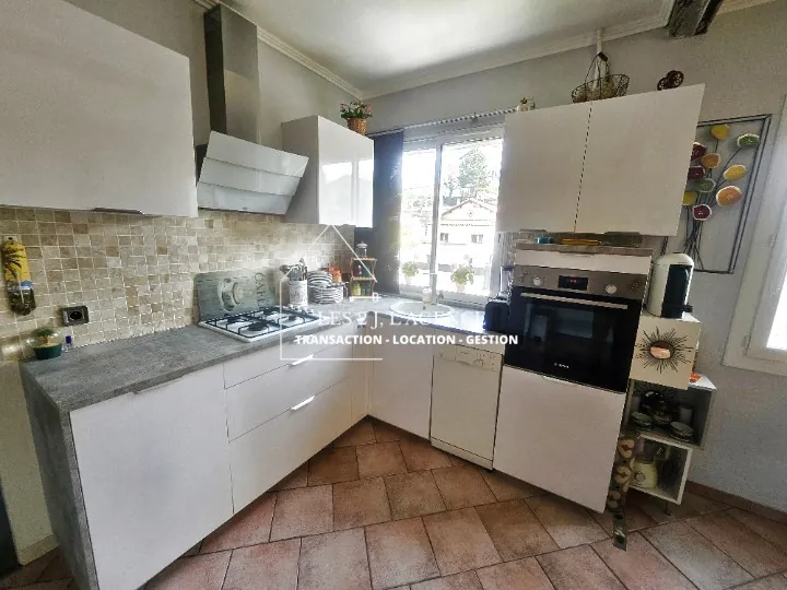Appartement T2 avec jardin à Marseille - Beau espace extérieur et faibles charges 