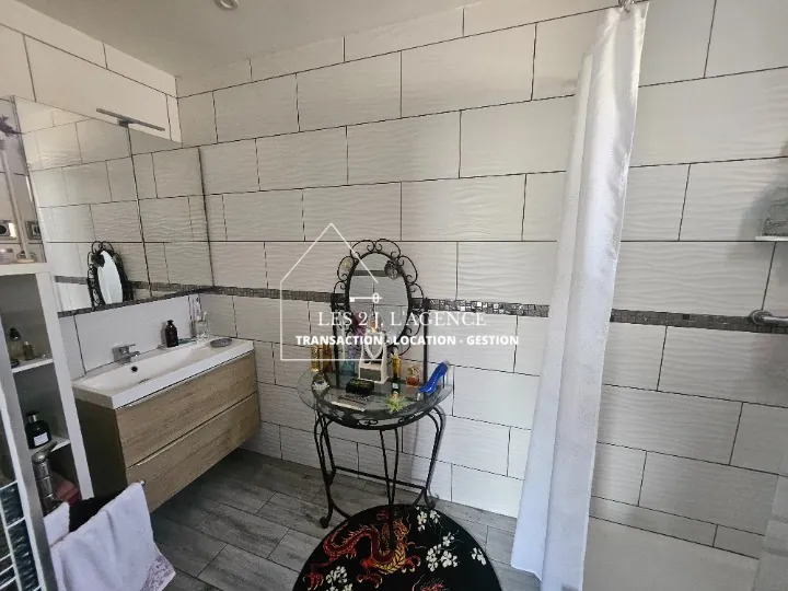 Appartement T2 avec jardin à Marseille - Beau espace extérieur et faibles charges 