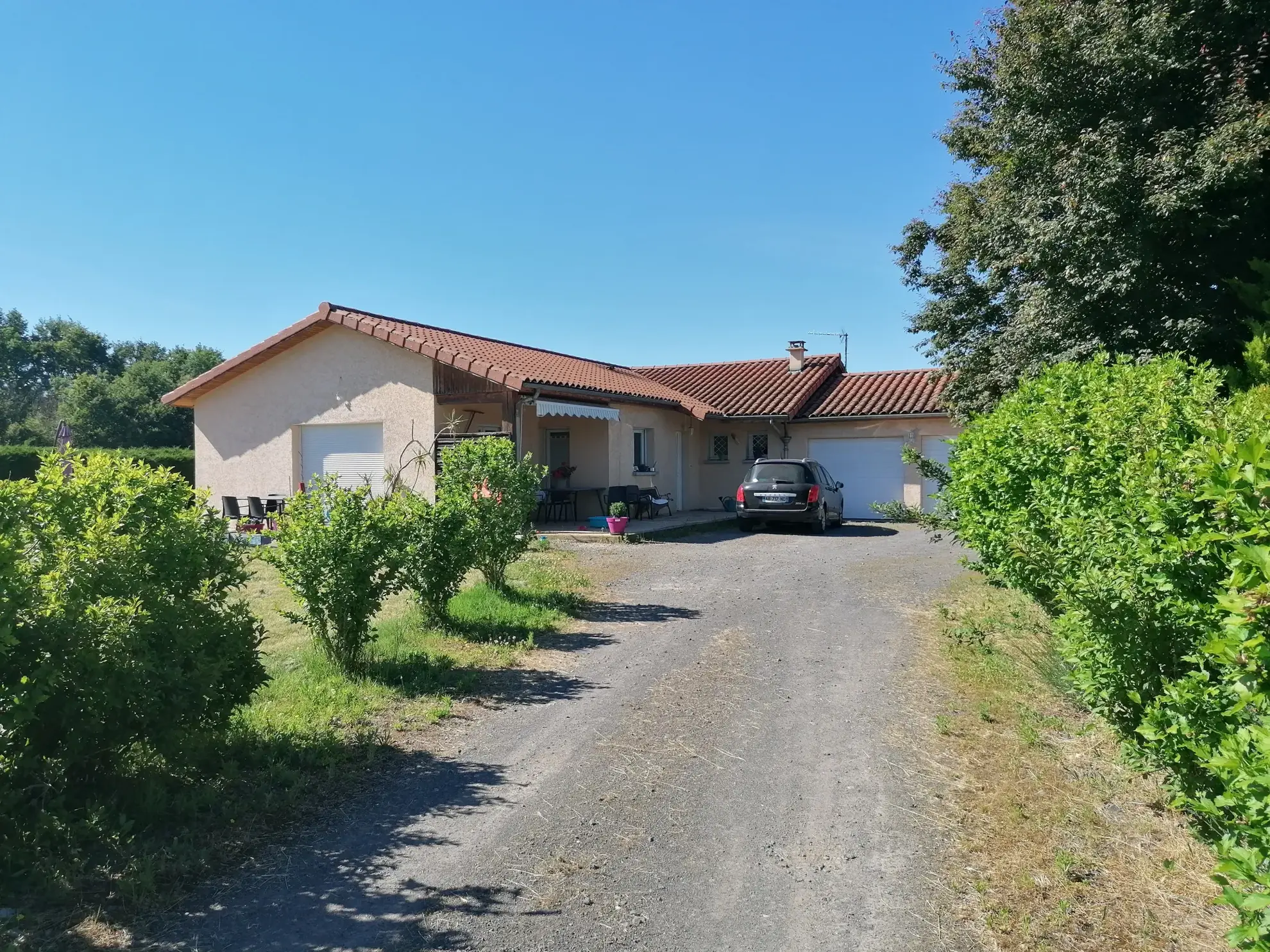 Belle villa familiale avec grand terrain à Crevant-Laveine 