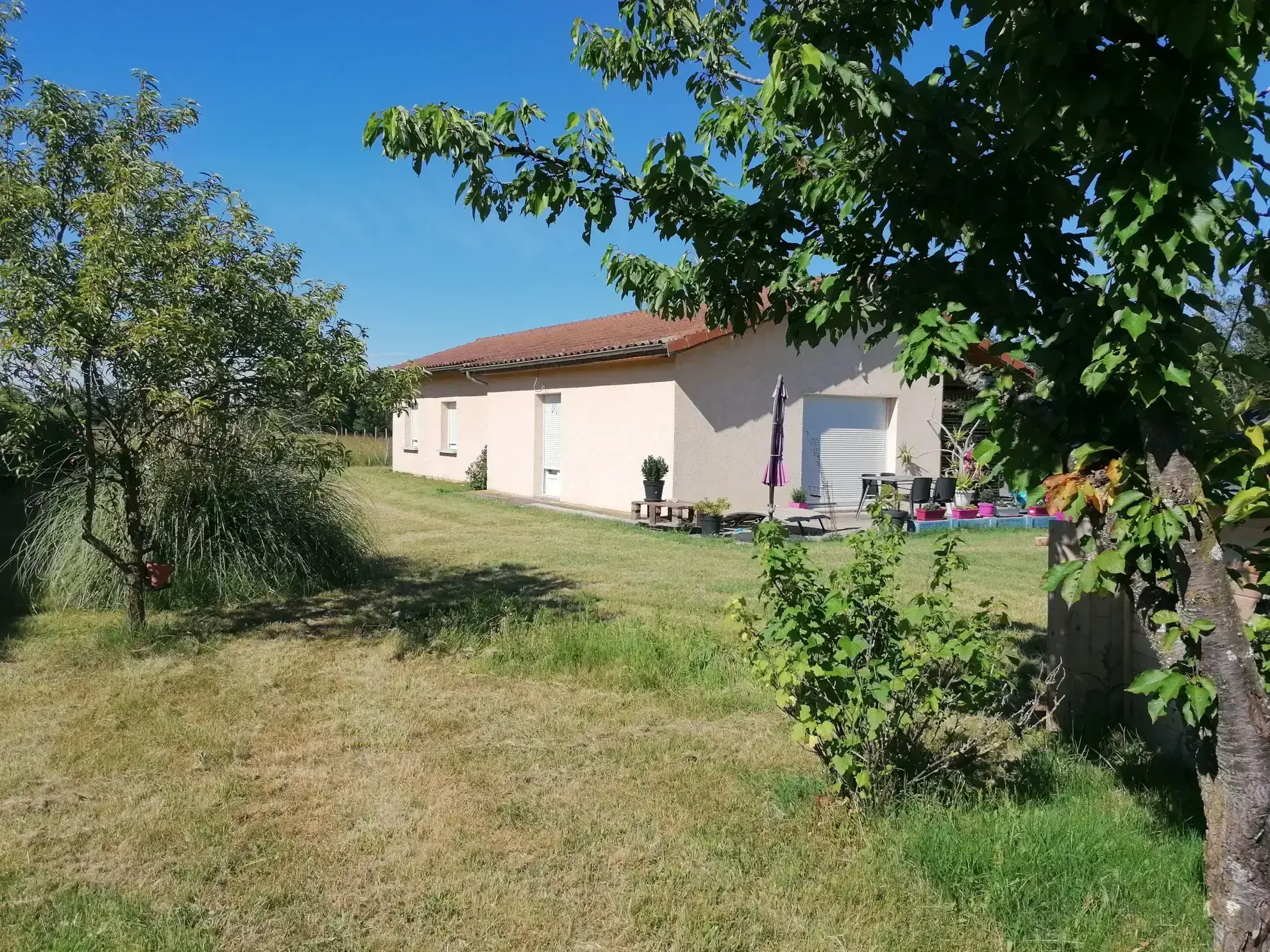 Belle villa familiale avec grand terrain à Crevant-Laveine 