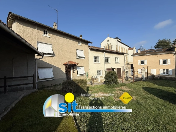 Charmante maison de village à Chonas L'Amballan avec potentiel, proche de Vienne 