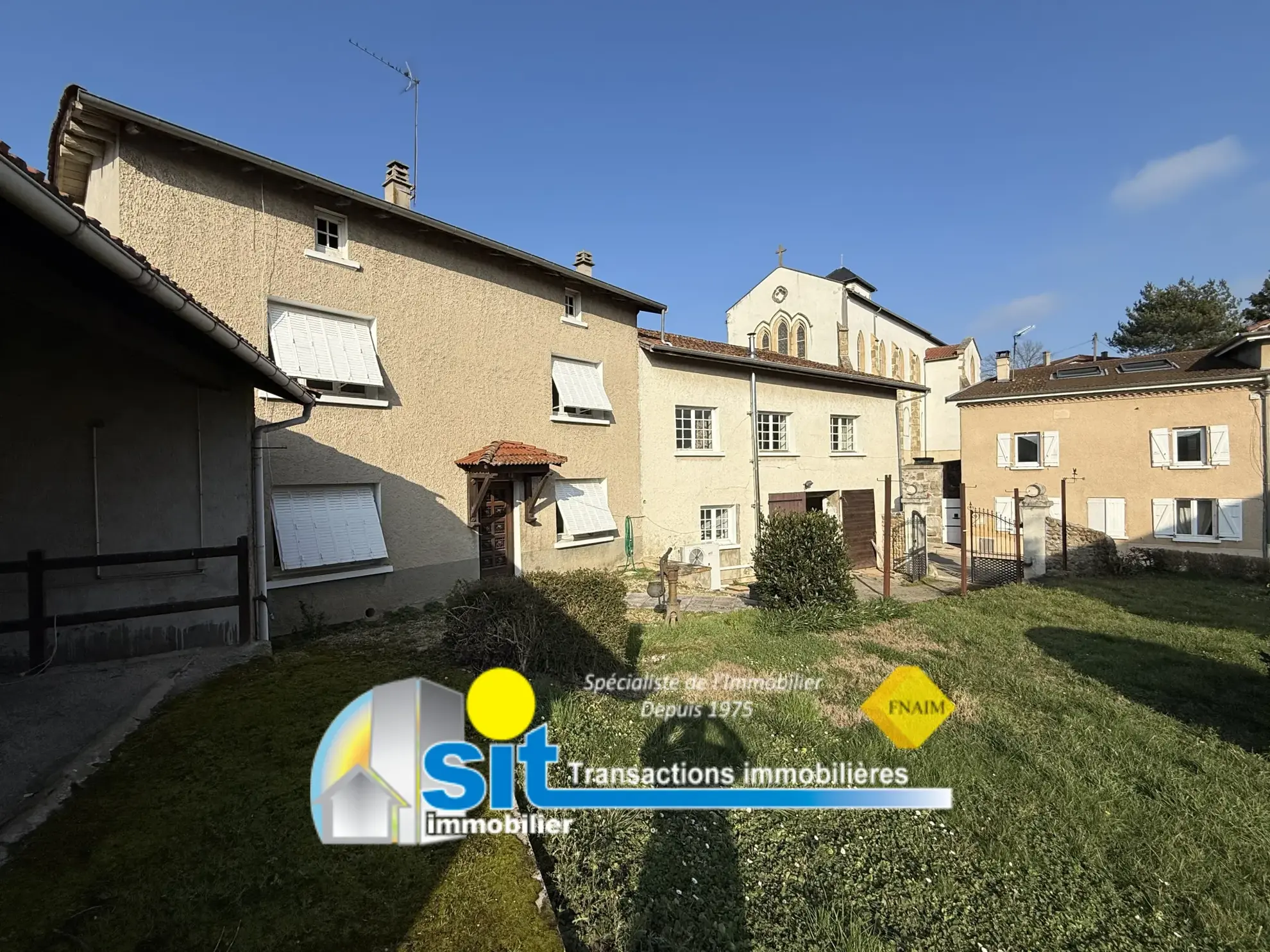 Charmante maison de village à Chonas L'Amballan avec potentiel d'investissement 