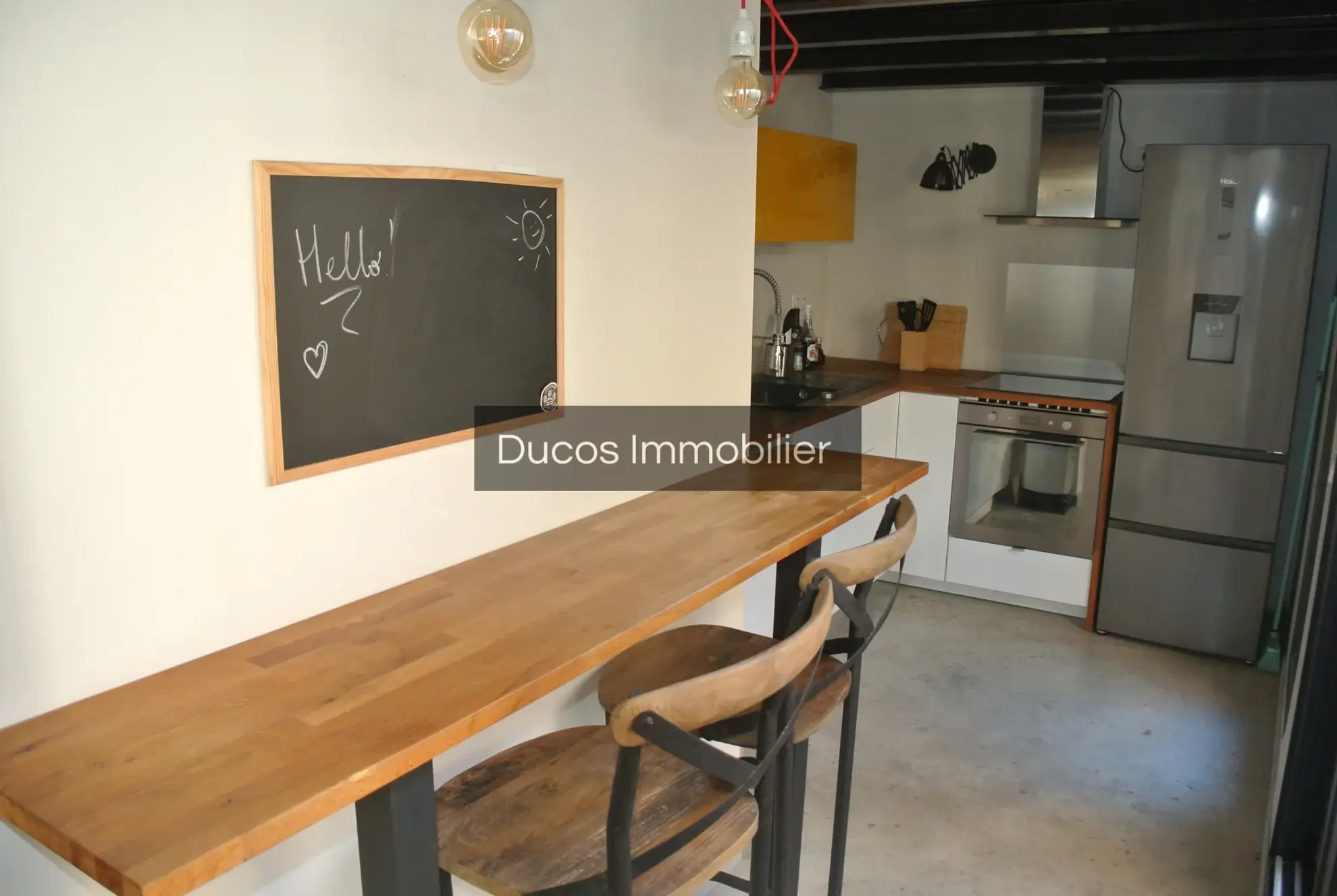 Maison de ville rénovée avec terrasse et garage au centre de Marmande 
