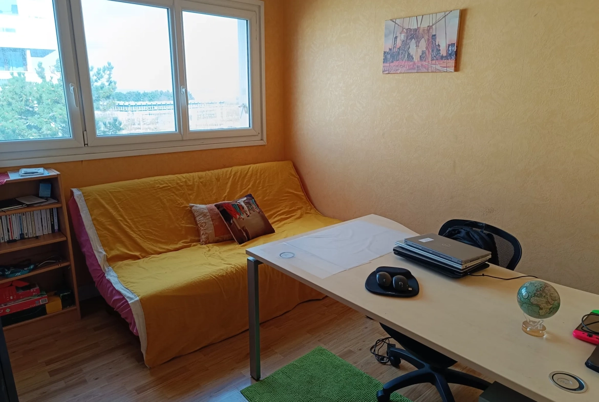Appartement 4 pièces à Plaisir de 82 m² avec balcon et cave, idéalement situé 