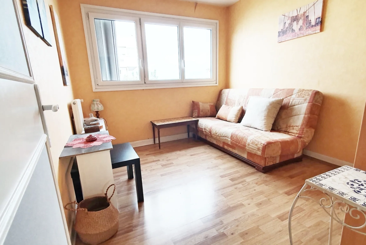 Appartement 4 pièces à Plaisir de 82 m² avec balcon et cave, idéalement situé 
