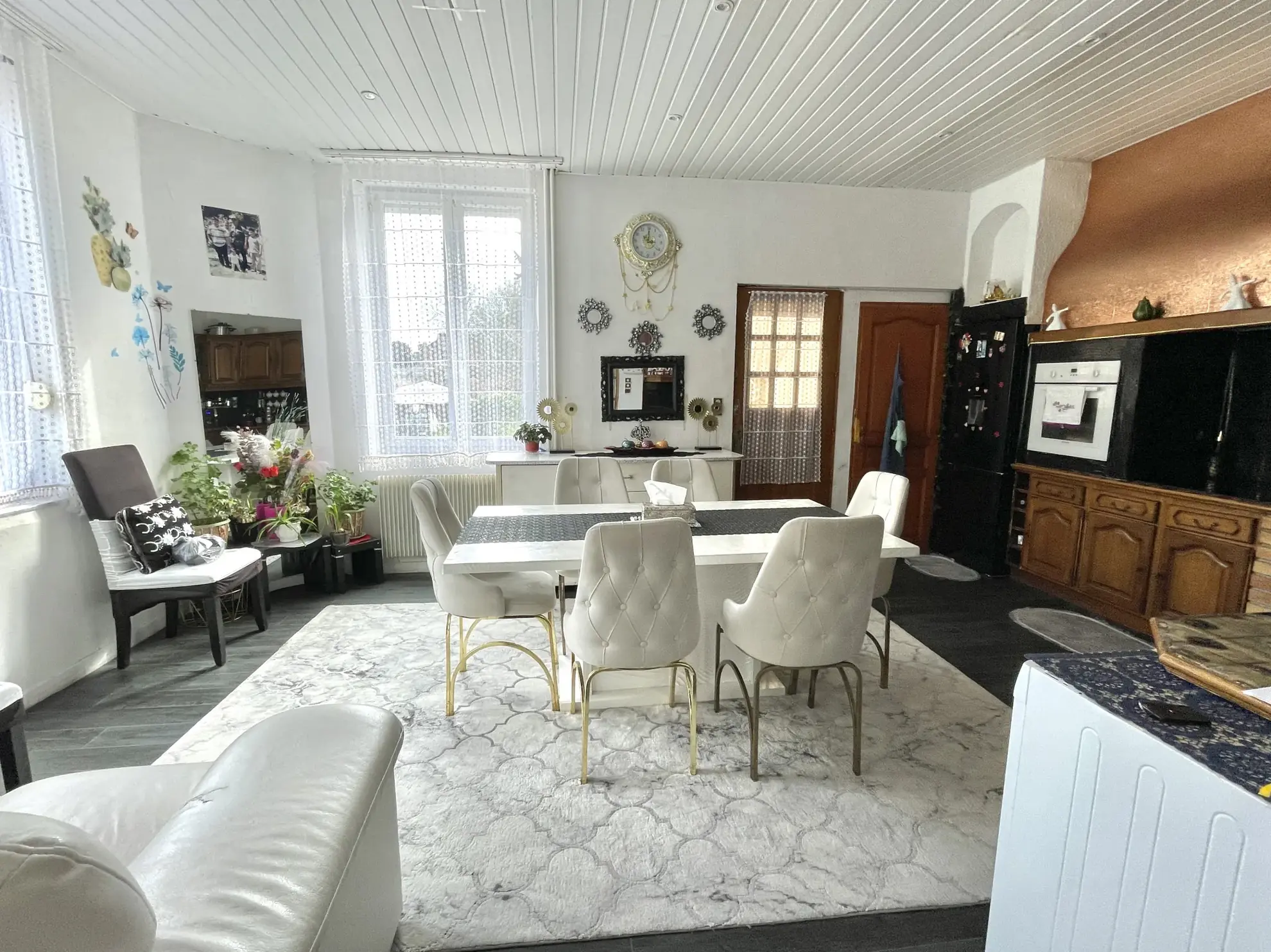 Maison à Saint-Quentin avec jardin, garage et grand parking - 112 m² 