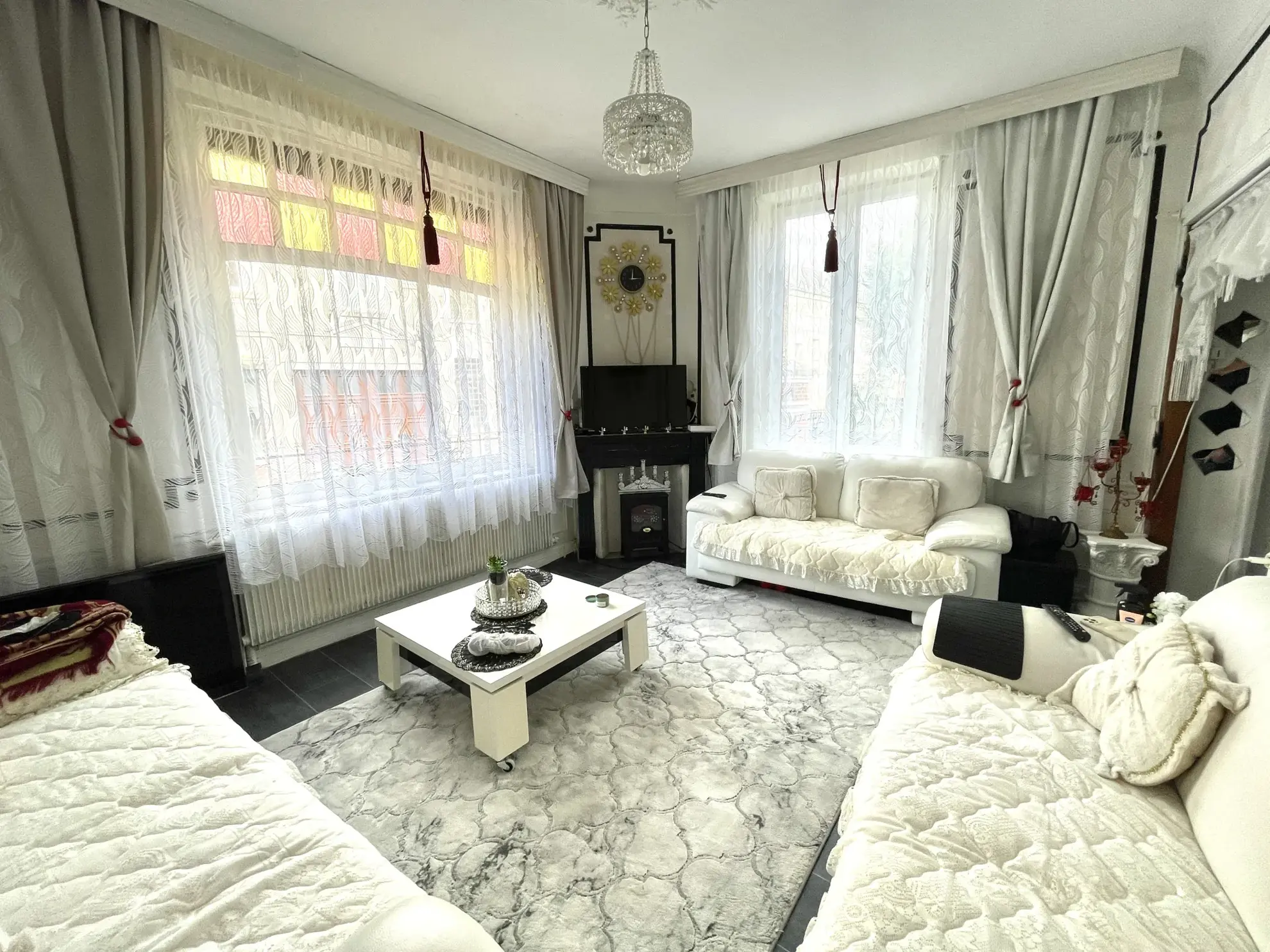 Maison à Saint-Quentin avec jardin, garage et grand parking - 112 m² 