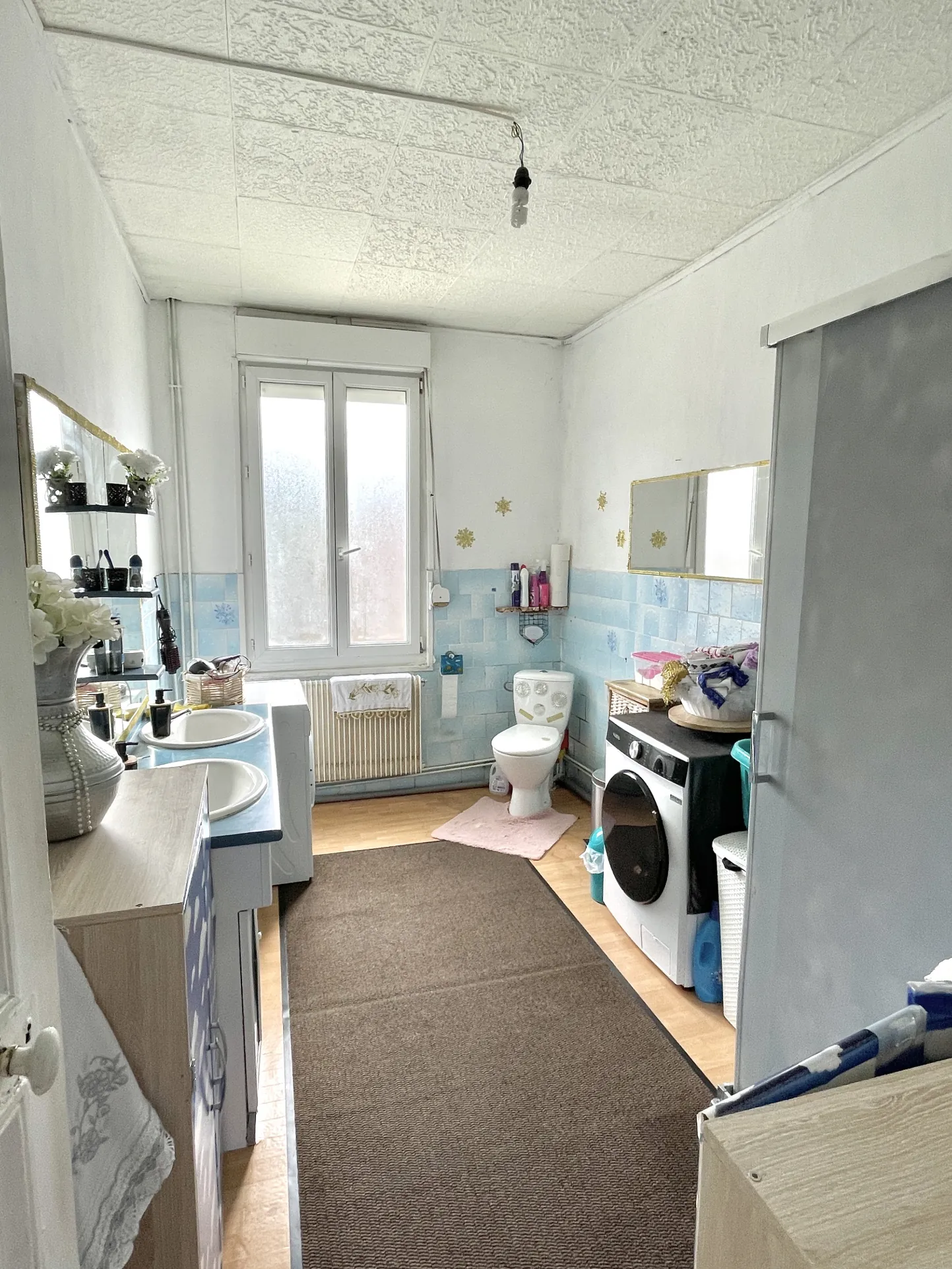 Maison à Saint-Quentin avec jardin, garage et grand parking - 112 m² 