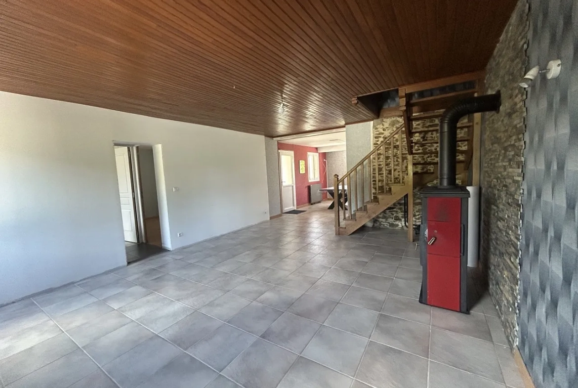 Belle maison à vendre à Seilhac avec grand terrain et équipements écologiques 