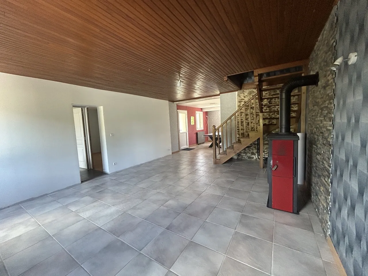 Belle maison à vendre à Seilhac avec grand terrain et équipements écologiques 