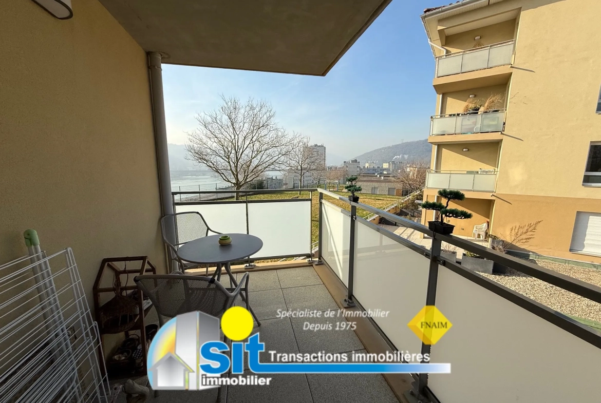 Vente d'un appartement de 40 m² avec terrasse et garage à Vienne Estressin 