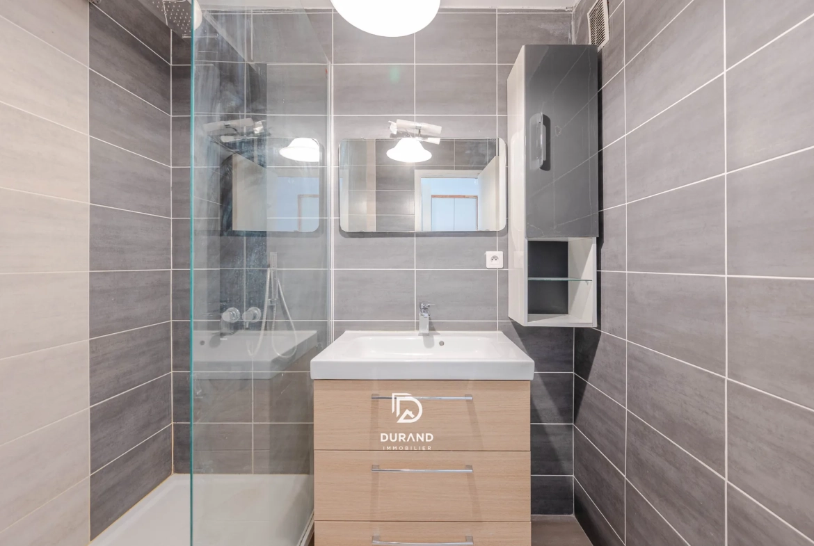 Bel appartement 3 pièces avec terrasse et parking à Marseille 