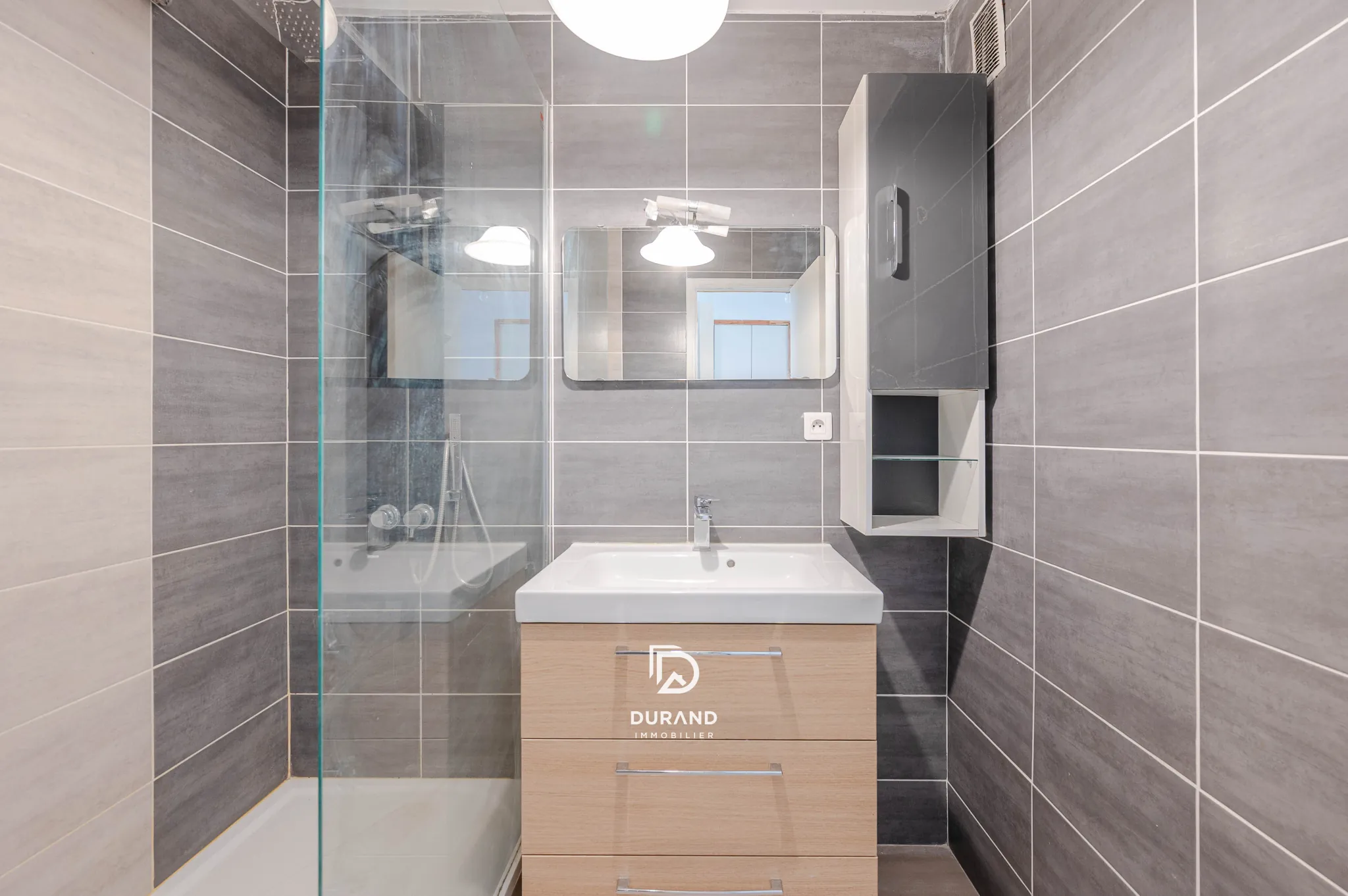 Bel appartement 3 pièces avec terrasse et parking à Marseille 
