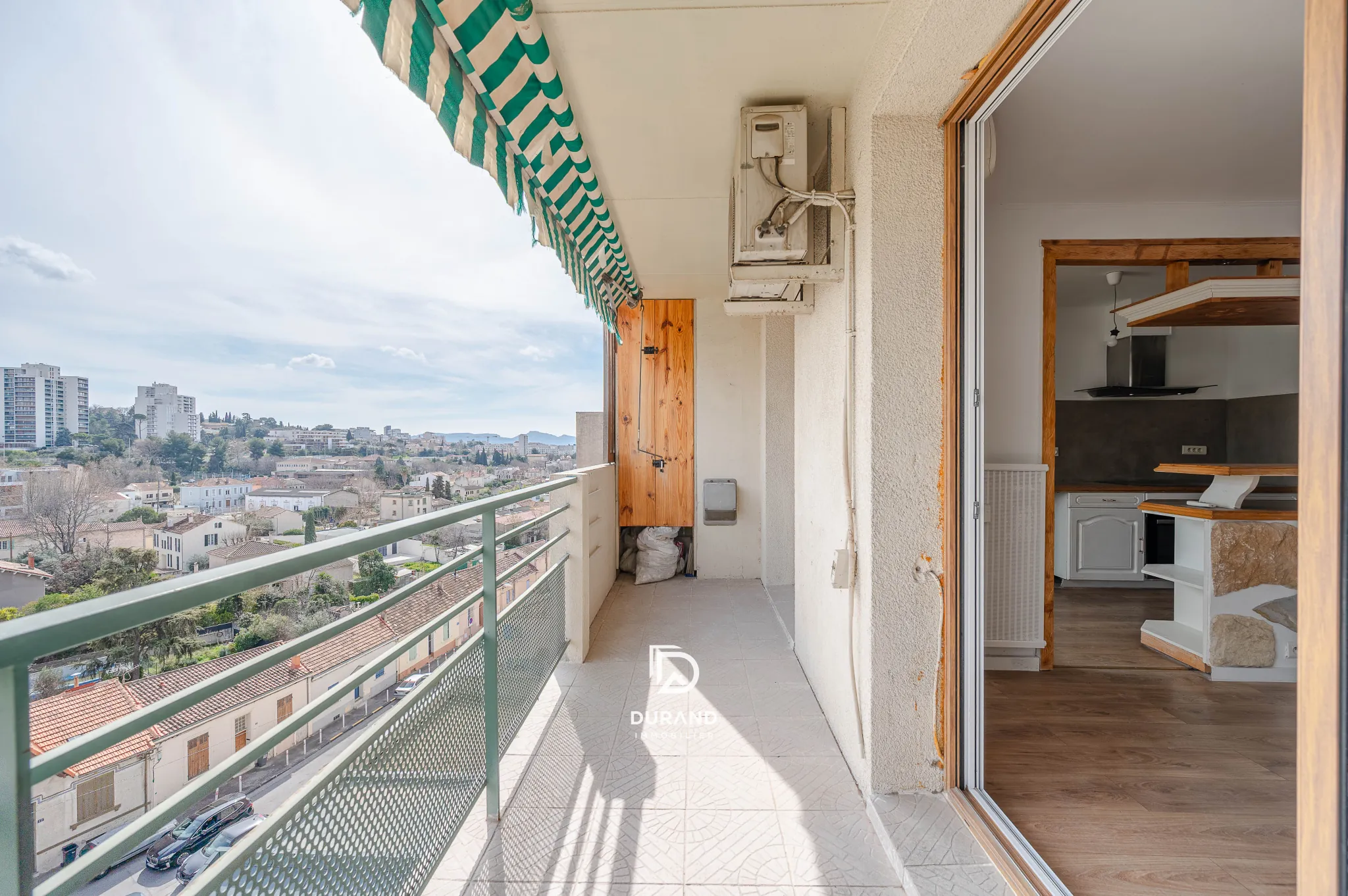 Bel appartement 3 pièces avec terrasse et parking à Marseille 