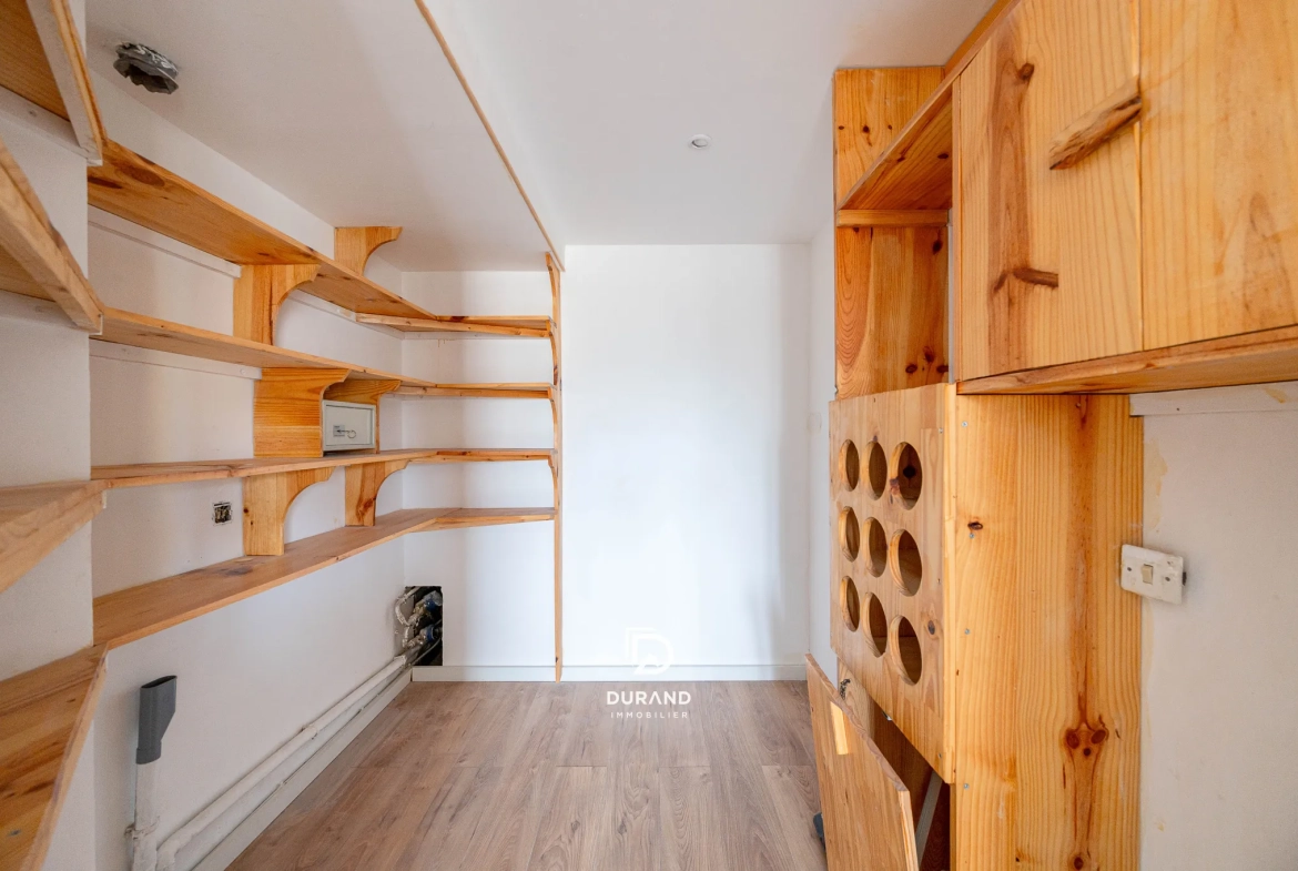 Bel appartement 3 pièces avec terrasse et parking à Marseille 