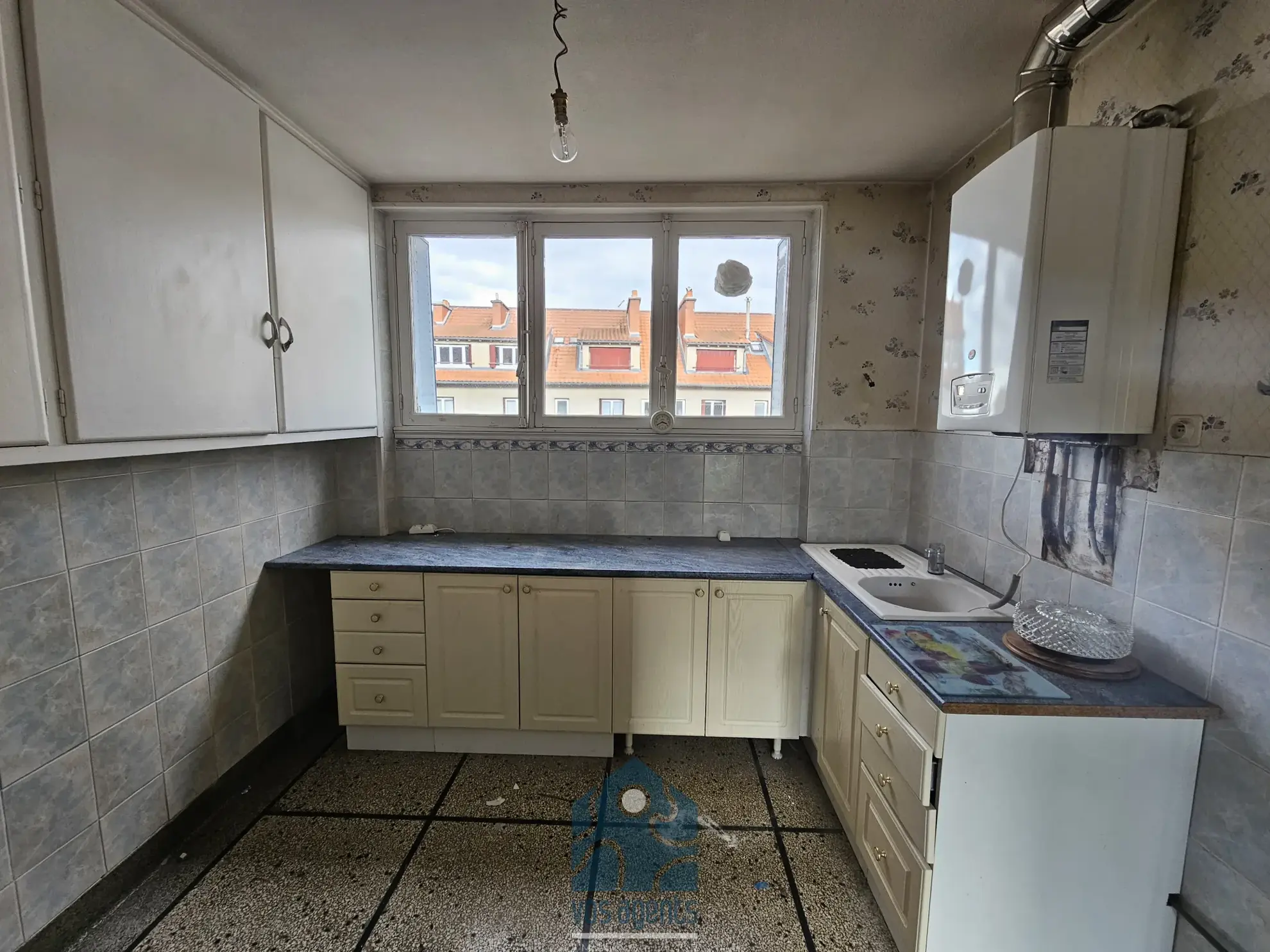 Appartement T3 à Clermont-Ferrand avec garage, balcon et vue sur le Puy-de-Dôme 