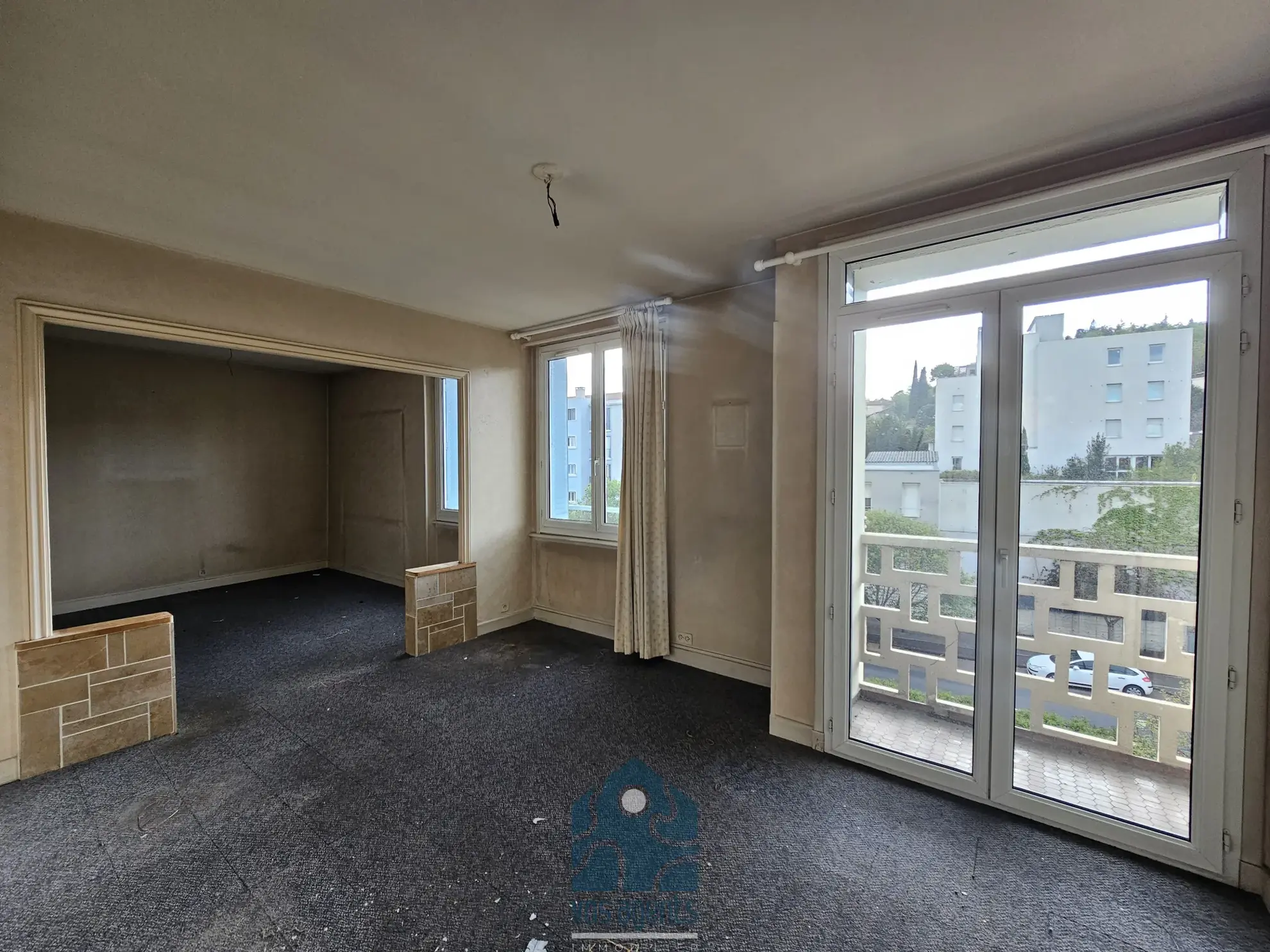 Appartement T3 à Clermont-Ferrand avec garage, balcon et vue sur le Puy-de-Dôme 