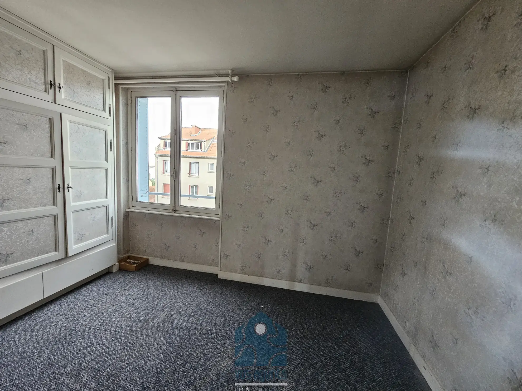 Appartement T3 à Clermont-Ferrand avec garage, balcon et vue sur le Puy-de-Dôme 