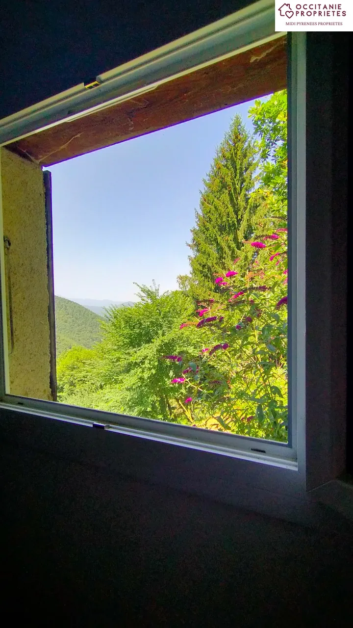 Maison de montagne de 120m² avec terrain à Massat, exposée sud 