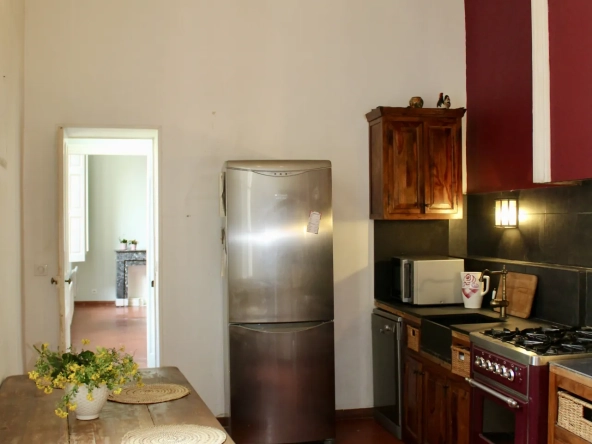 Appartement T3 de Charme avec Vue sur Jardin au Cœur de Nîmes