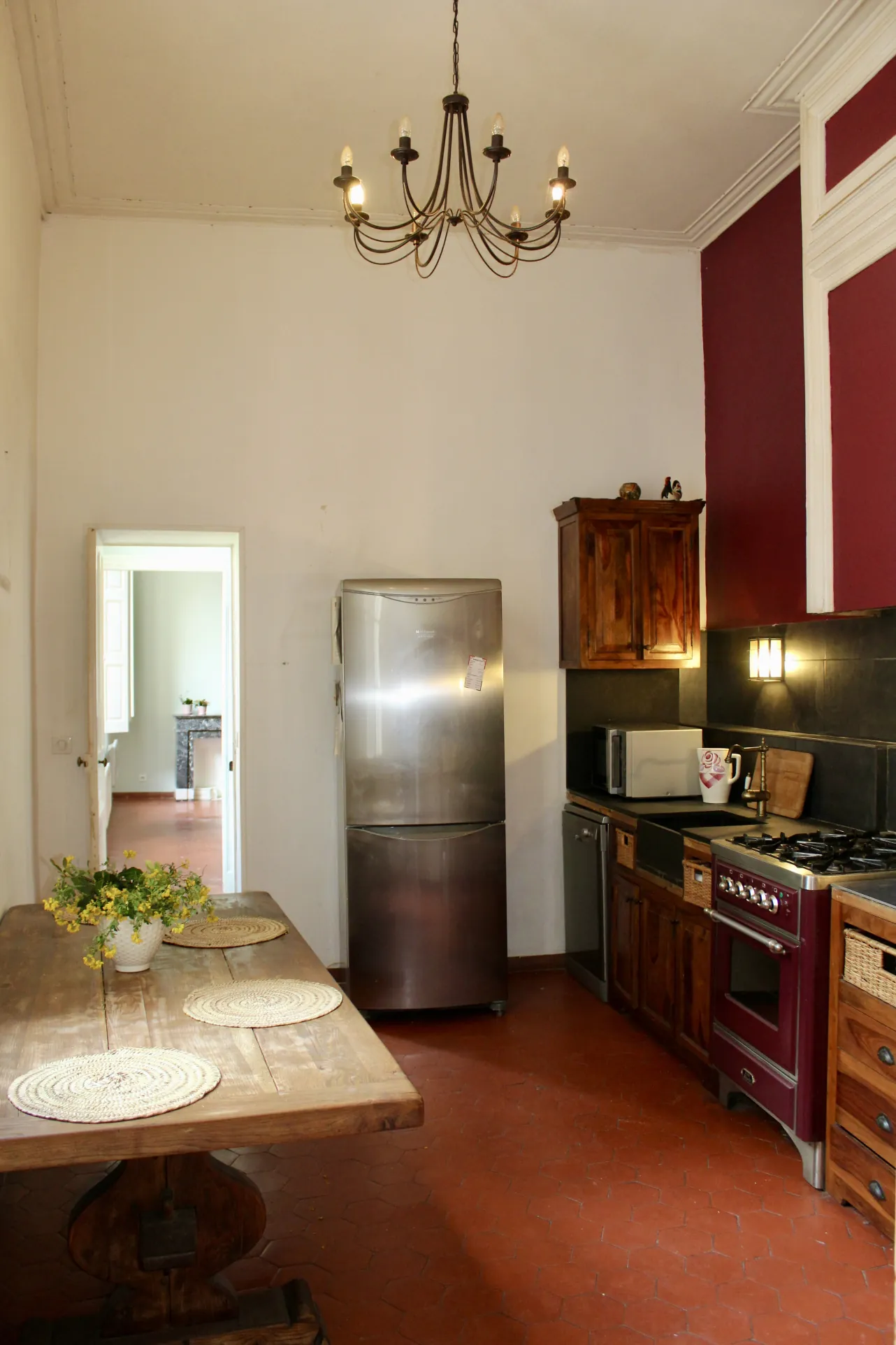Appartement T3 de Charme avec Vue sur Jardin au Cœur de Nîmes 
